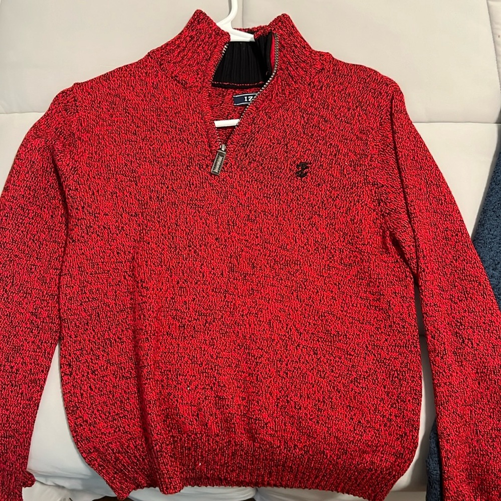 Like new IZOD boys pull over sweater
